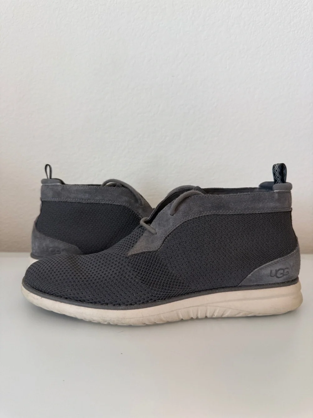 UGG Men's Gray Union Chukka HyperWeave Mesh Boots with White Sole Size 10.5